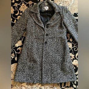 Black and white dress, pea, trench coat